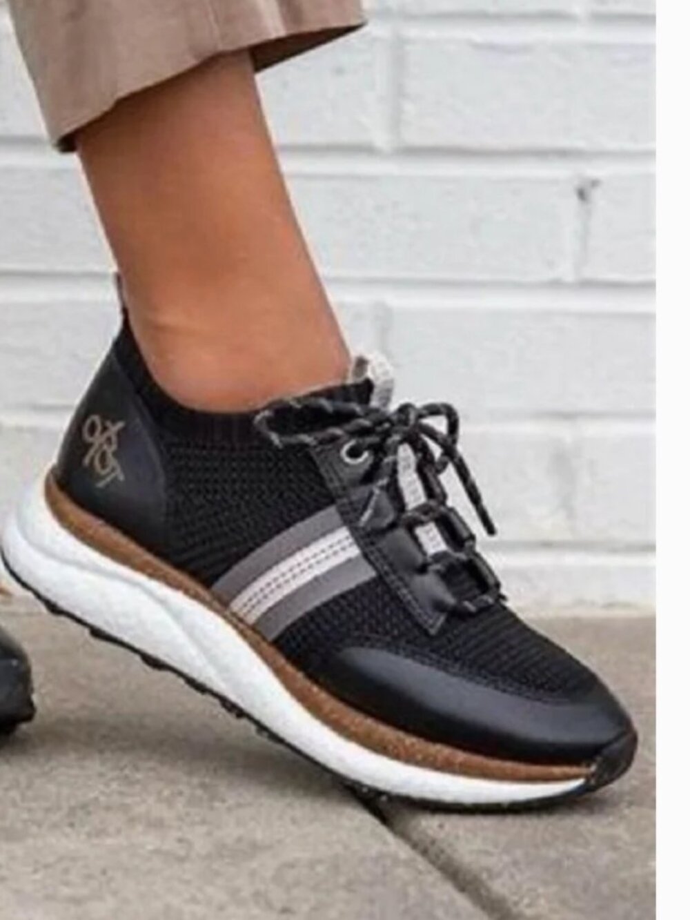 OTBT Women's Speed Sneaker In Black US Size 9